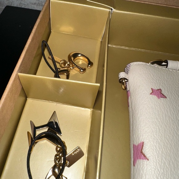 Coach Shooting Star wristlet - Picture 4 of 4